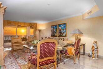 7117 Pelican Bay Blvd in Naples, FL - Building Photo - Building Photo
