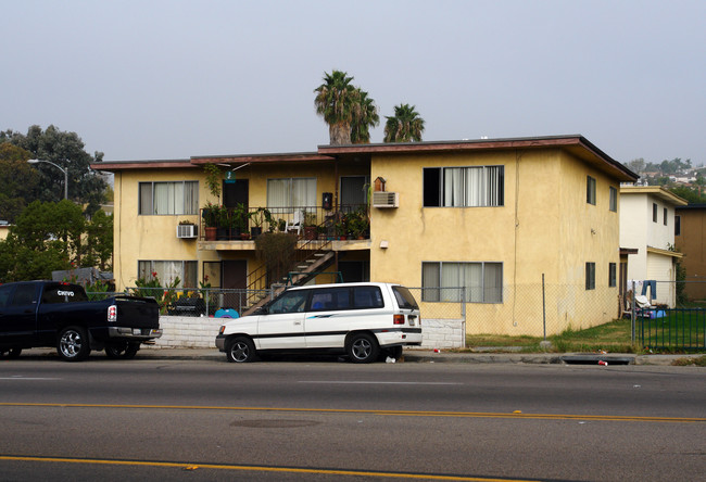 1101-1107 Jamacha Ln in Spring Valley, CA - Building Photo - Building Photo