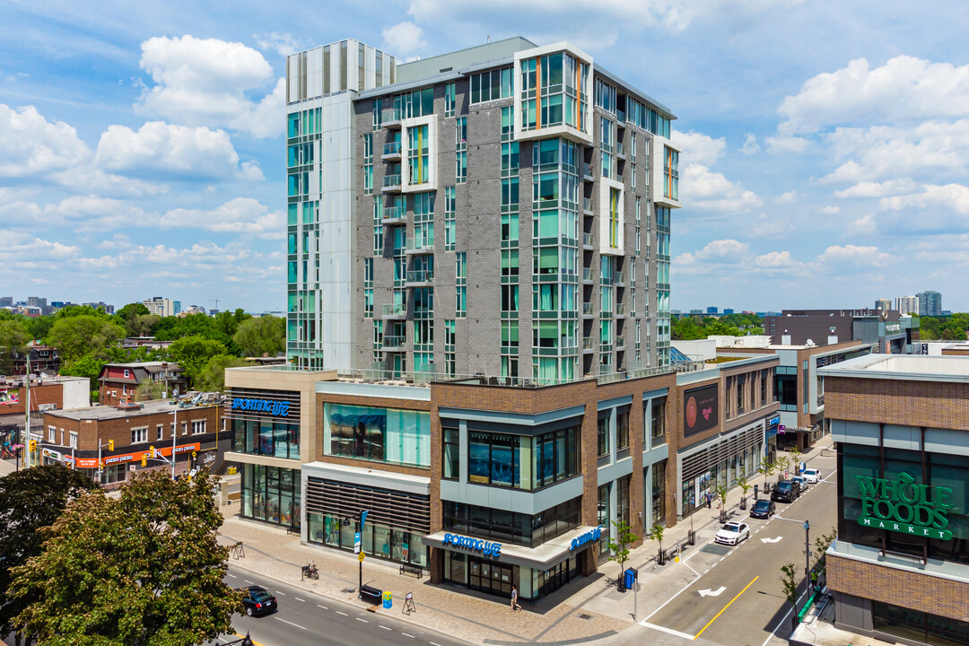 125 Marche Way in Ottawa, ON - Building Photo