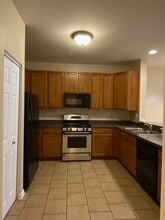 266 Springbrook Trail S in Oswego, IL - Building Photo - Building Photo