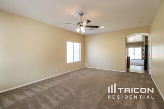 12814 W Clarendon Ave in Avondale, AZ - Building Photo - Building Photo