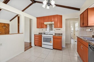 8538 Mango Ave in Morton Grove, IL - Foto de edificio - Building Photo