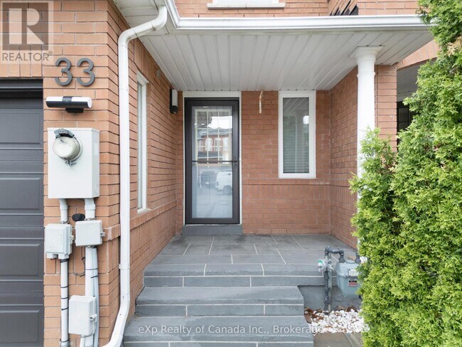 33 Piazza Crescent in Vaughan, ON - Building Photo - Building Photo