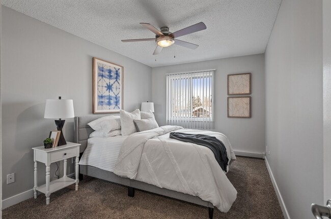 Lexington Hills in Eagan, MN - Building Photo - Building Photo