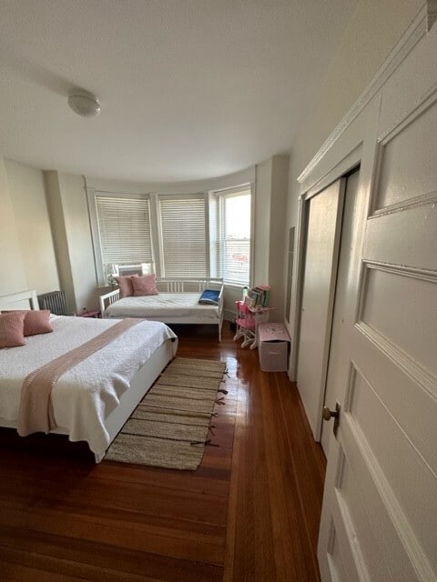 1563 Beacon St, Unit 5 in Brookline, MA - Foto de edificio - Building Photo