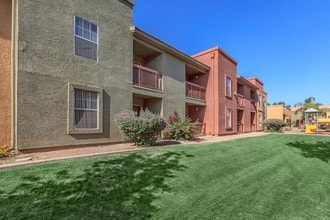 San Giovanni Apartments in Phoenix, AZ - Building Photo - Building Photo