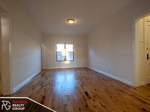 822 W Waveland Ave, Unit 1 in Chicago, IL - Foto de edificio - Building Photo