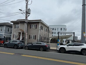 64 Washington Ave, Unit 1 in Chelsea, MA - Foto de edificio - Building Photo