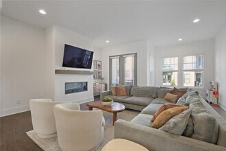 1332 Booth Ave NW in Atlanta, GA - Building Photo - Building Photo