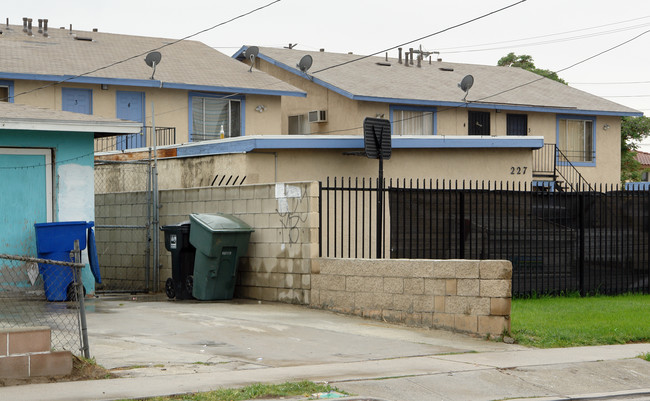 227-221 E 2nd St in San Bernardino, CA - Building Photo - Building Photo