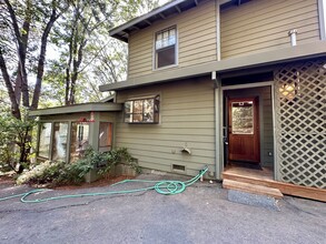 14617 Old White Toll Rd-Unit -A in Grass Valley, CA - Building Photo - Building Photo