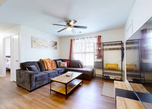 253 White Oak Rd, Unit Apt F in Clarksville, TN - Building Photo - Building Photo