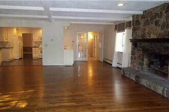 169 Narrow Ln in North Kingstown, RI - Building Photo - Building Photo