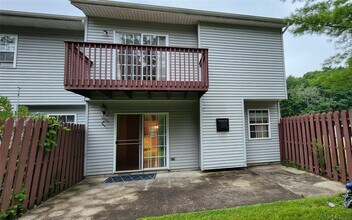 196 Eagleton Dr in Monroe, NY - Building Photo - Building Photo