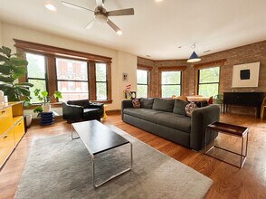 1803 W Huron St in Chicago, IL - Building Photo - Building Photo