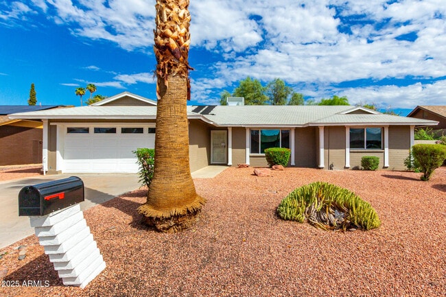 property at 600 E Bell De Mar Dr