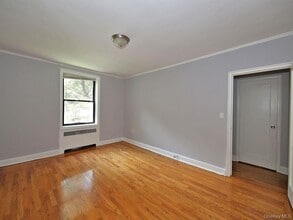 122 Larchmont Acres in Larchmont, NY - Building Photo - Building Photo