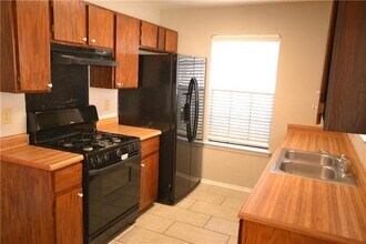 1105 Green Valley Cove in Round Rock, TX - Foto de edificio - Building Photo