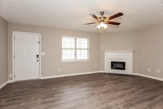 915 Walnut Creek Ln in Jonesboro, GA - Building Photo - Building Photo