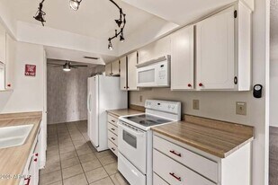 19846 N Star Ridge Dr in Sun City West, AZ - Building Photo