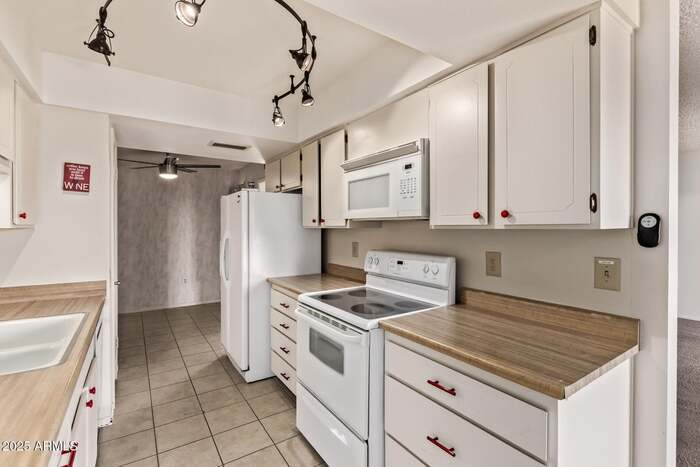 19846 N Star Ridge Dr in Sun City West, AZ - Foto de edificio