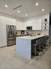 2275 SE 7th St in Pompano Beach, FL - Foto de edificio - Building Photo