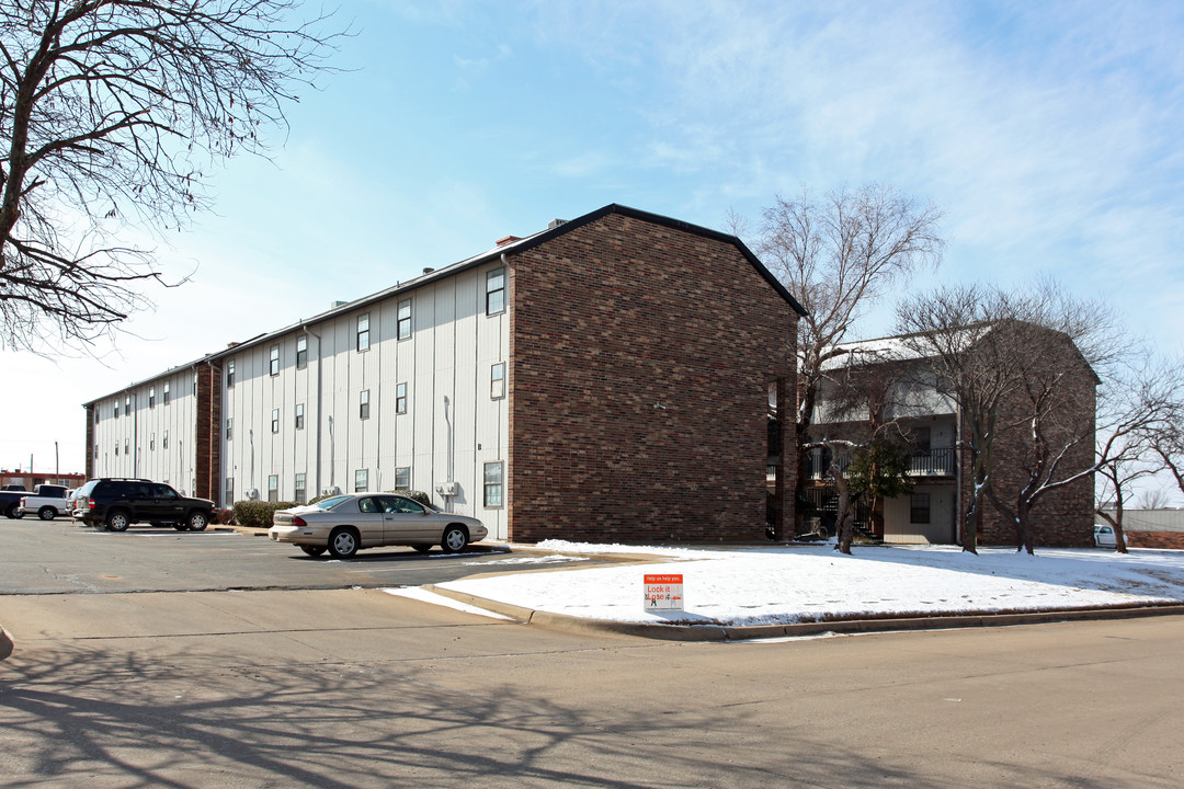 Tamarack Village Apartments in Stillwater, OK - Building Photo