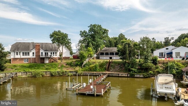 21 Waterview Point