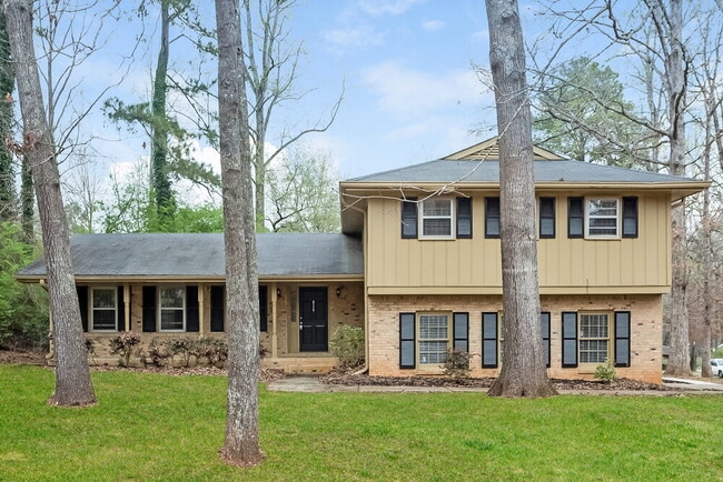 property at 2115 Pine Knoll Cir NE