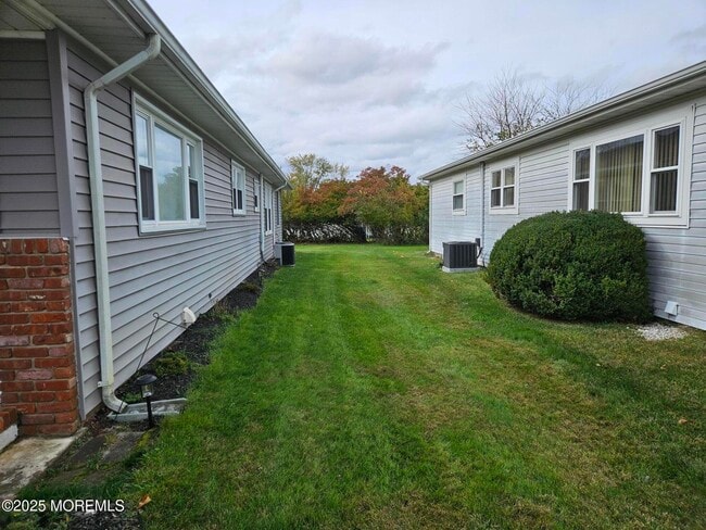 49 Castle Harbor Dr in Toms River, NJ - Building Photo - Building Photo