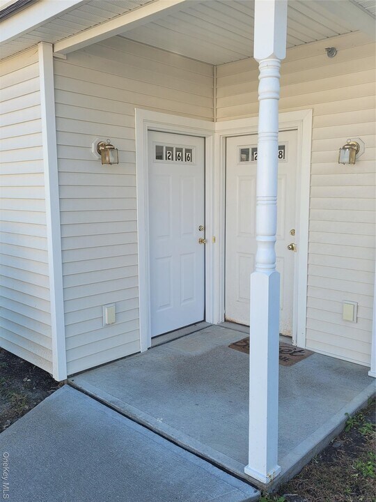 266 Ruth Ct in Middletown, NY - Building Photo