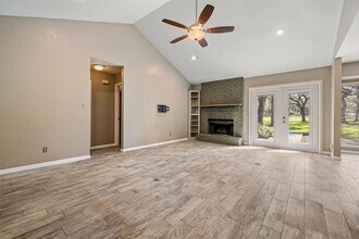 25 Woodcreek Dr in Wimberley, TX - Building Photo - Building Photo