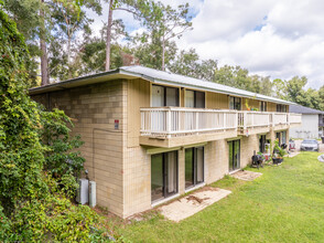 Holly Heights North in Gainesville, FL - Building Photo - Building Photo