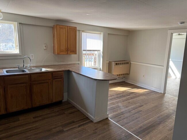 41 Beech St in Franklin, NH - Building Photo - Building Photo