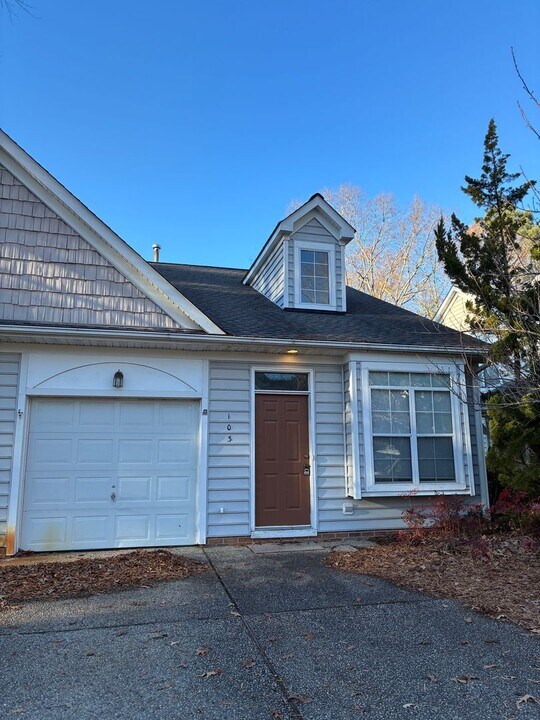 103 Alice Ct in Yorktown, VA - Foto de edificio
