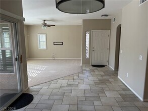 840 Canterra St in Las Vegas, NV - Building Photo - Building Photo