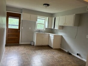 408 W Mahoney Dr in Derby, KS - Building Photo - Building Photo