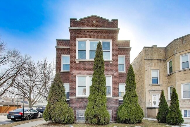 property at 3920 N Austin Ave