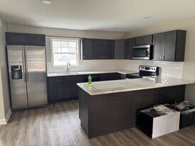 205 Lakeview Rd in Somerville, TN - Building Photo