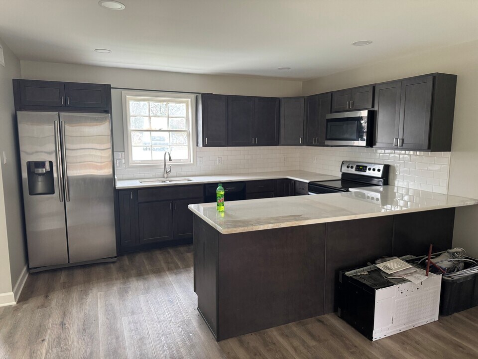 205 Lakeview Rd in Somerville, TN - Building Photo