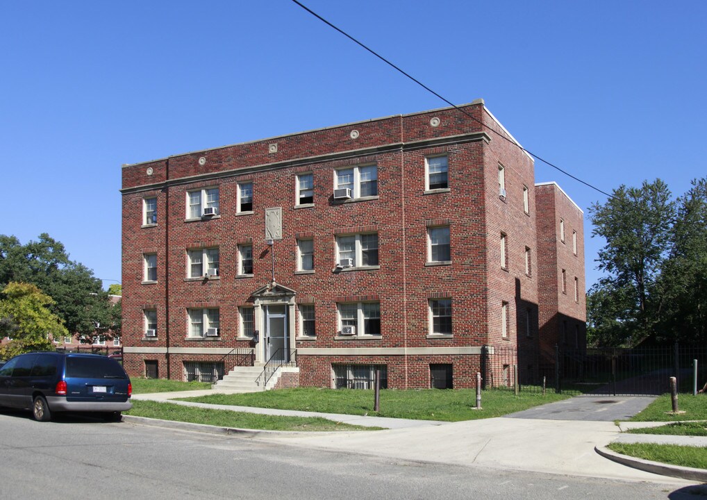 1315 Peabody St NW in Washington, DC - Building Photo