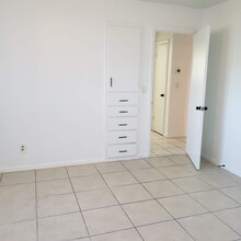 2085 43rd Ave in Vero Beach, FL - Foto de edificio - Building Photo