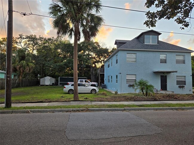 property at 101 W Lemon St