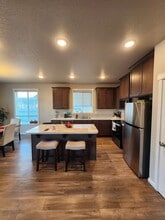 8203 Ballard Lp in West Richland, WA - Building Photo - Building Photo