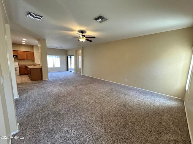 13768 W Country Gables Dr in Surprise, AZ - Building Photo - Building Photo