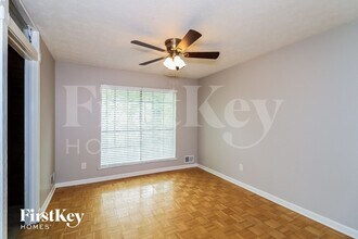 3848 Valley Brook Rd in Snellville, GA - Building Photo - Building Photo