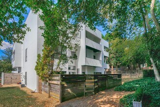 501 Fenton Pl in Charlotte, NC - Building Photo - Building Photo