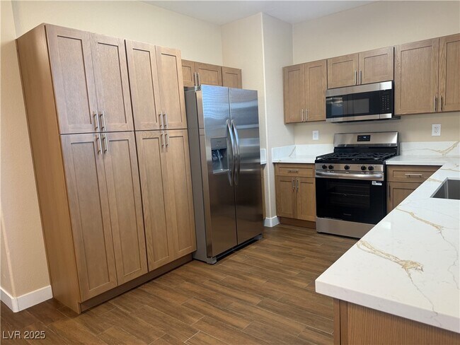 7709 Park Village Pl in Las Vegas, NV - Building Photo - Building Photo
