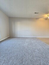 856 State Rte D in Osage Beach, MO - Building Photo - Building Photo