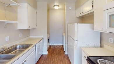2805 Sprucewood St in Bryan, TX - Building Photo - Building Photo